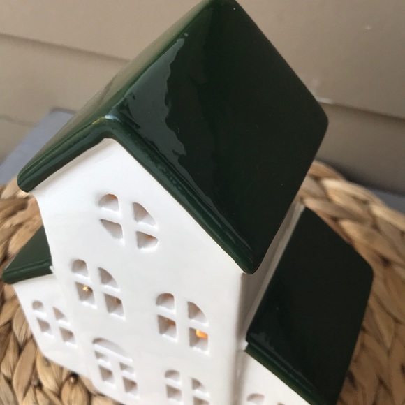 Lighted House Decoration - Picture 15 of 16